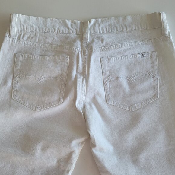 Two pairs of boot cut white jeans (Roxy jeans and Kenzie jeans) - Picture 5 of 8